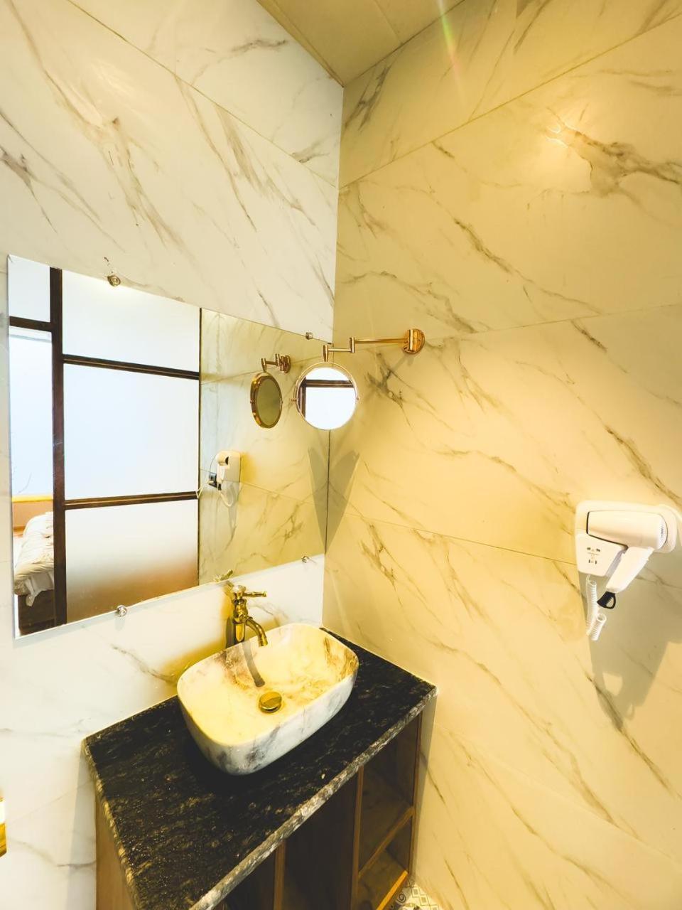 Infinity Sky Glamps Hotel Manāli Екстериор снимка