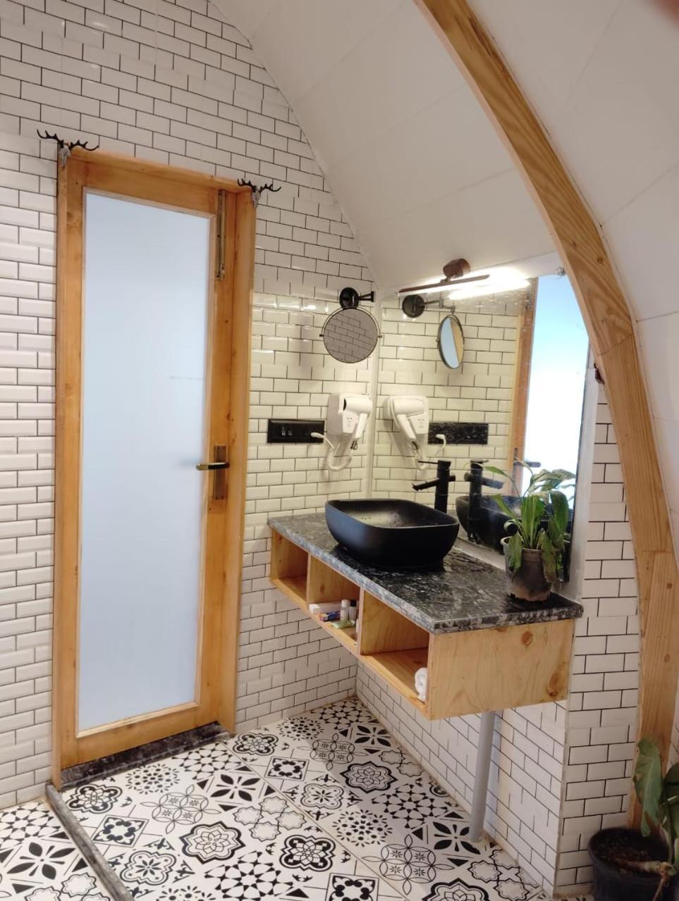 Infinity Sky Glamps Hotel Manāli Екстериор снимка